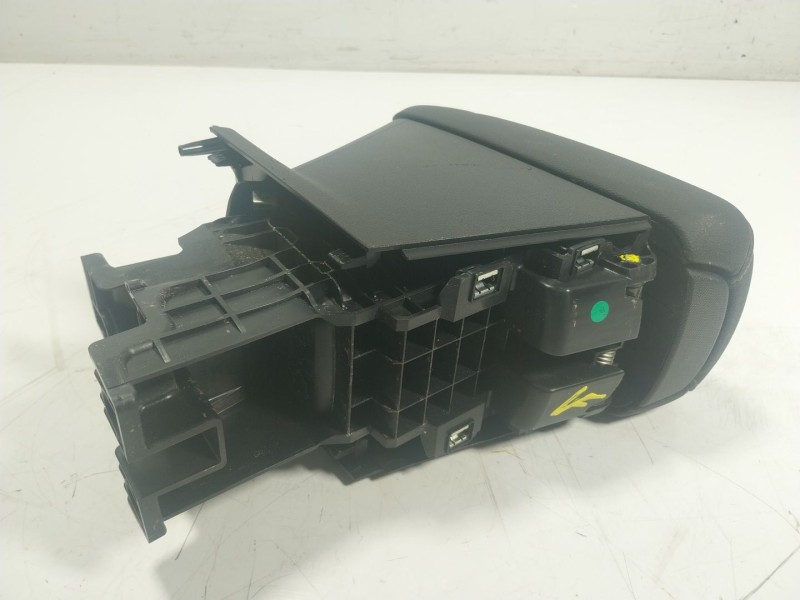 Recambio de apoyabrazos central para opel corsa f (p2jo) 1.2 (68) referencia OEM IAM   