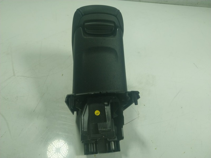 Recambio de apoyabrazos central para opel corsa f (p2jo) 1.2 (68) referencia OEM IAM   
