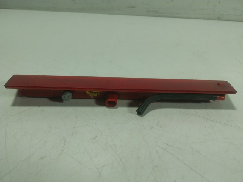 Recambio de piloto trasero central para ford focus iii 1.0 ecoboost referencia OEM IAM 2085739 8A6113A613AG 