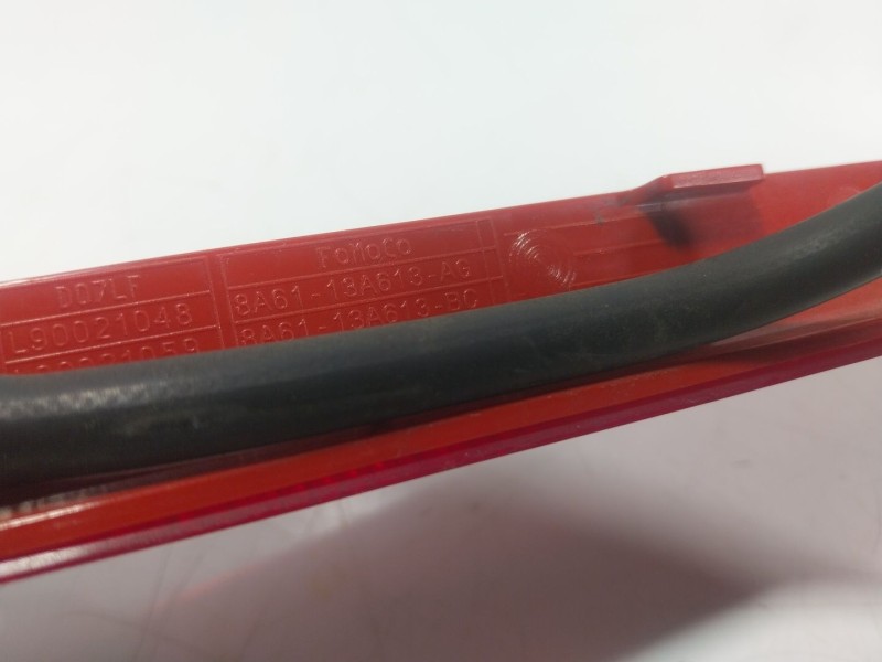 Recambio de piloto trasero central para ford focus iii 1.0 ecoboost referencia OEM IAM 2085739 8A6113A613AG 