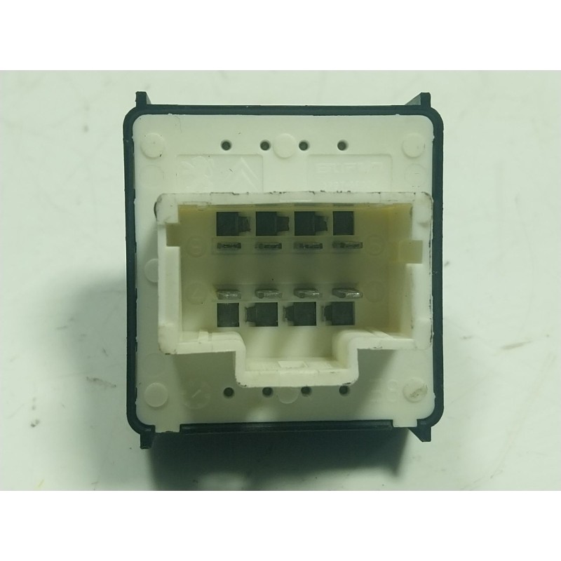 Recambio de mando elevalunas delantero izquierdo para citroën c4 cactus 1.2 vti 82 referencia OEM IAM   