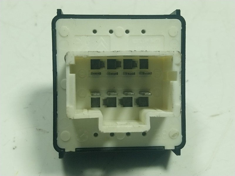 Recambio de mando elevalunas delantero izquierdo para citroën c4 cactus 1.2 vti 82 referencia OEM IAM   