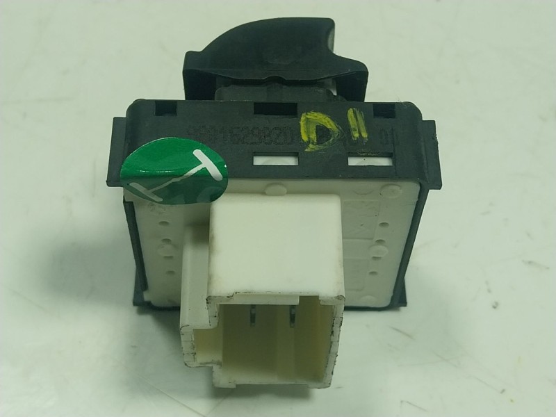 Recambio de mando elevalunas delantero izquierdo para citroën c4 cactus 1.2 vti 82 referencia OEM IAM   