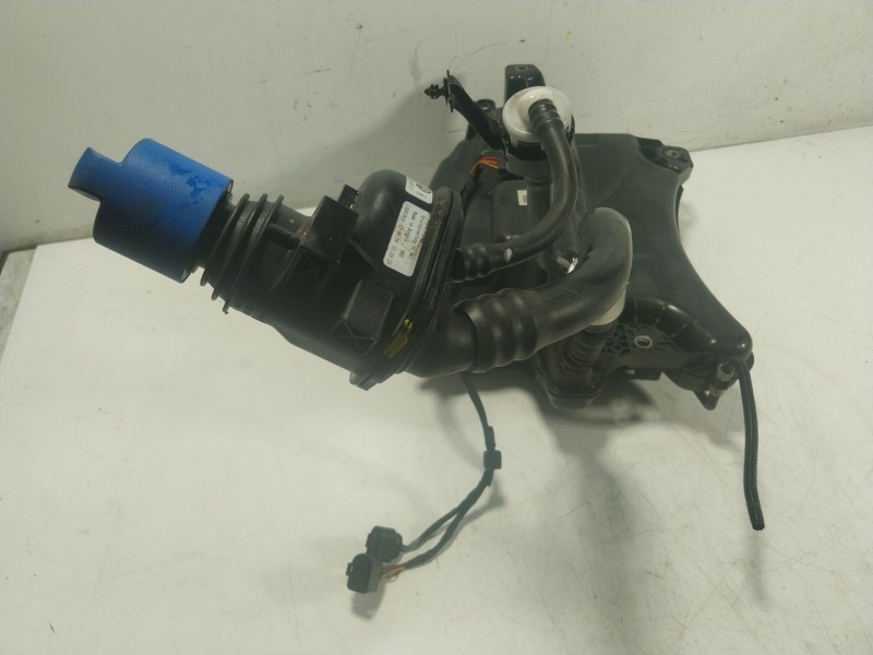 Recambio de deposito aditivo para seat leon st (5f8) 2.0 tdi referencia OEM IAM  5Q0131877F 