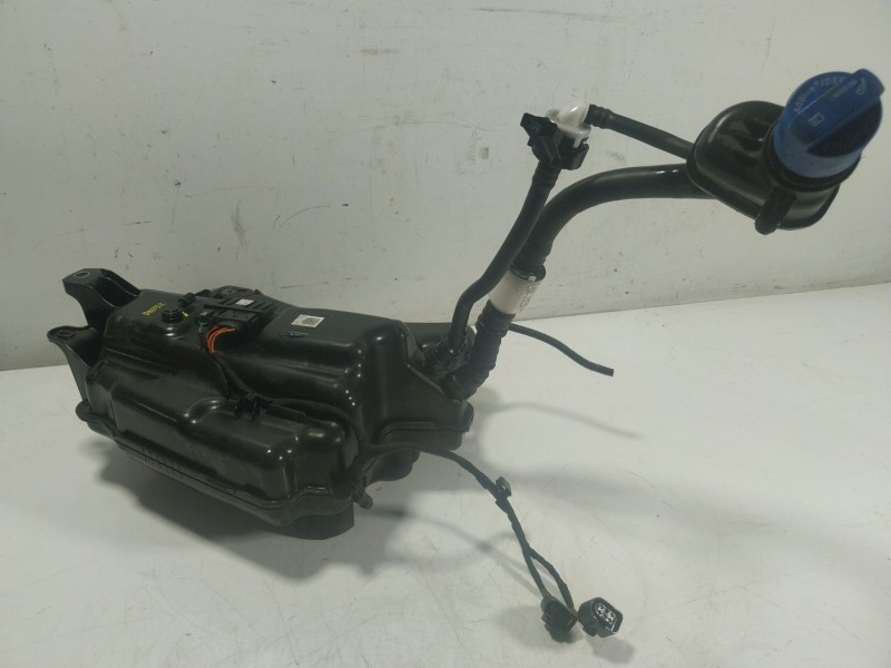 Recambio de deposito aditivo para seat leon st (5f8) 2.0 tdi referencia OEM IAM  5Q0131877F 