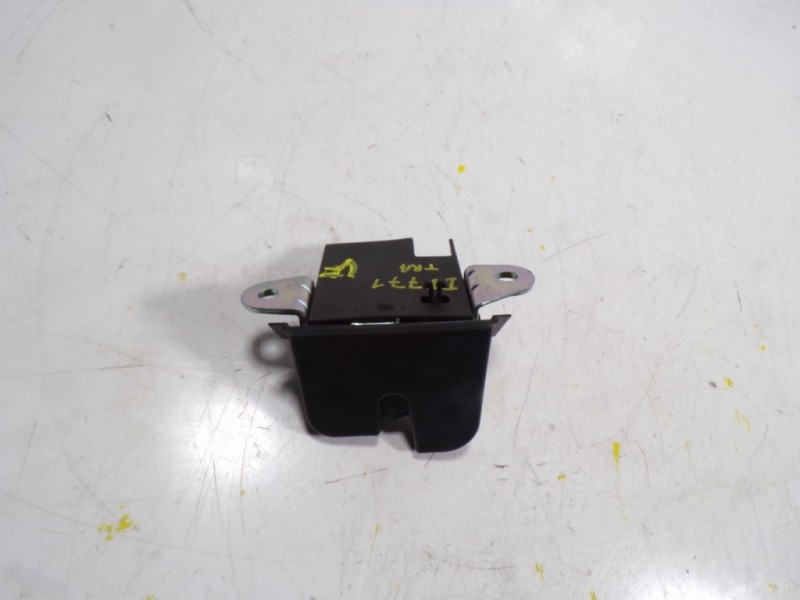 Recambio de cerradura maletero / porton para volkswagen polo 1.0 tsi referencia OEM IAM 2G6827505B9B9  