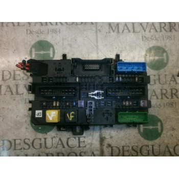 CAJA RELES / FUSIBLES 