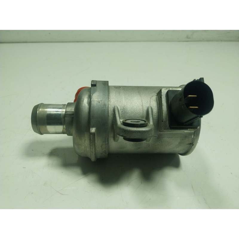 Recambio de bomba agua para ford kuga iii (dfk) 1.5 ecoboost referencia OEM IAM 2732486 358299200 