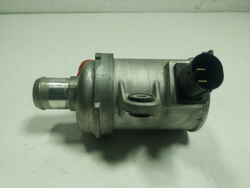 Recambio de bomba agua para ford kuga iii (dfk) 1.5 ecoboost referencia OEM IAM 2732486 358299200 
