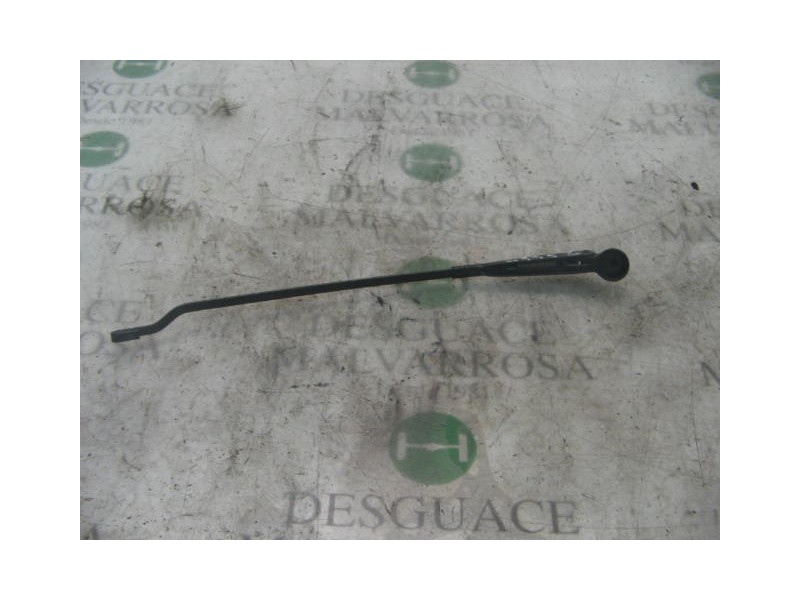 Recambio de brazo limpia delantero izquierdo para opel corsa b eco referencia OEM IAM   