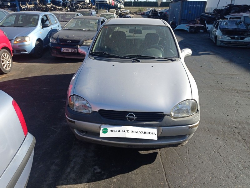 opel corsa b (s93) del año 2000