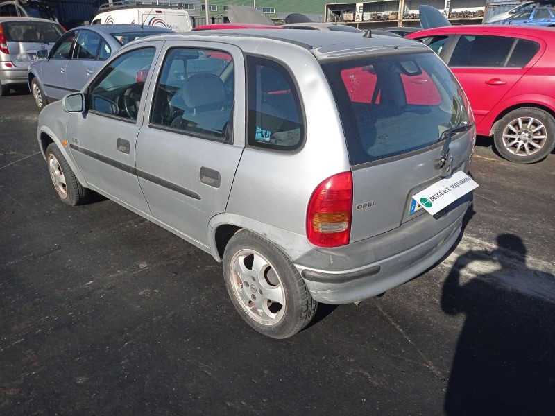 opel corsa b (s93) del año 2000