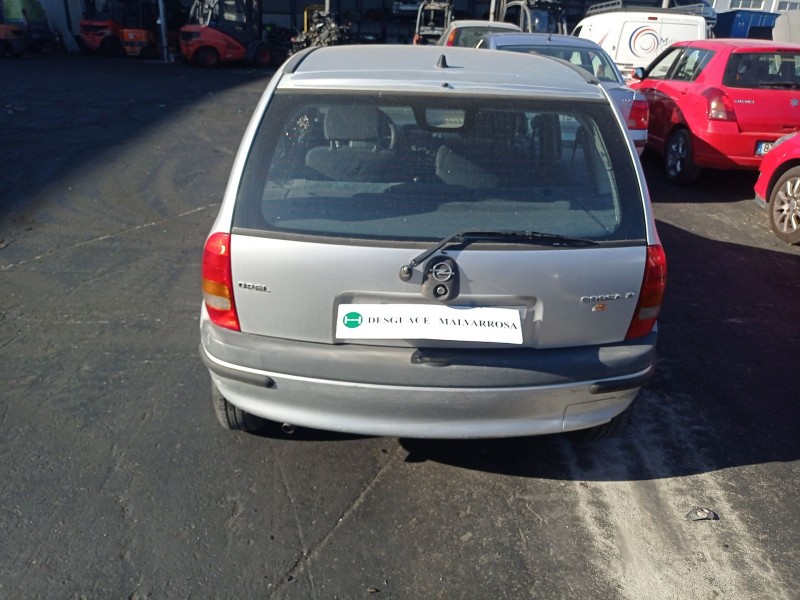 opel corsa b (s93) del año 2000
