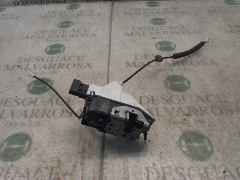 Recambio de cerradura puerta delantera derecha para citroën c3 1.4 referencia OEM IAM 9800624680  