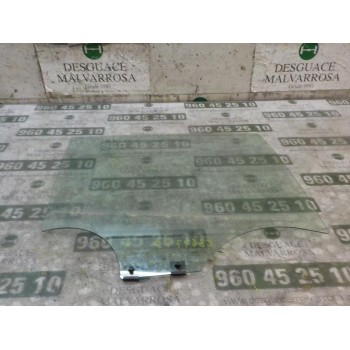 CRISTAL PUERTA TRASERO DERECHO 823005206R 