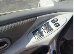 nissan almera tino (v10) del año 2005 2