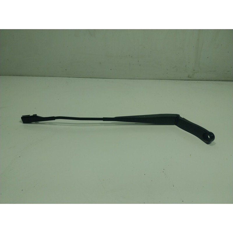 Recambio de brazo limpia delantero izquierdo para mg mg zs suv 1.5 vti referencia OEM IAM   