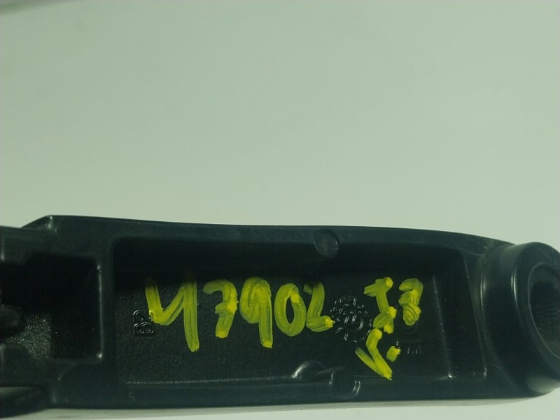 Recambio de brazo limpia delantero izquierdo para mg mg zs suv 1.5 vti referencia OEM IAM   