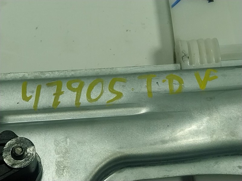 Recambio de elevalunas trasero derecho para mg mg zs suv 1.5 vti referencia OEM IAM  102333938 