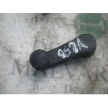 MANETA ELEVALUNAS DELANTERA IZQUIERDA 