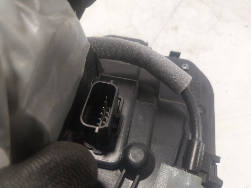 Recambio de cerradura puerta trasera izquierda para ford focus iv (hn) 1.0 ecoboost referencia OEM IAM 2481607 JX7AA26413AD 