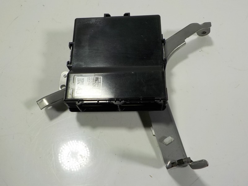 Recambio de modulo electronico para toyota yaris cross 1.5 vvti 16 v 55 kw referencia OEM IAM 899810D032 899810D032 