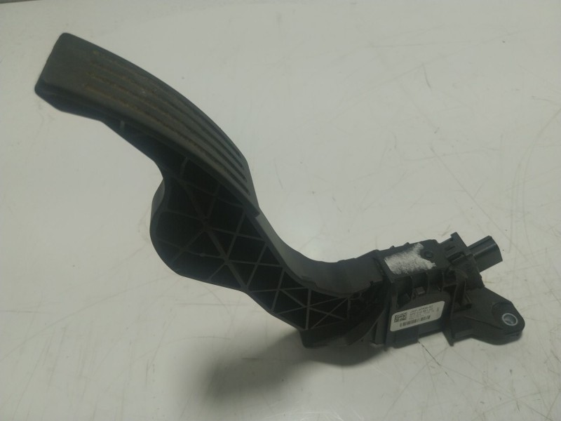 Recambio de potenciometro pedal para ford focus iv (hn) 1.0 ecoboost referencia OEM IAM 2537261 JX619F836AC 