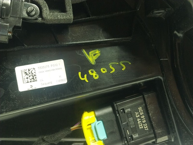 Recambio de guantera para porsche macan (95b) 2.0 (95bau1) referencia OEM IAM 95B858122MDK4 95B857095 95B858903BQDK4