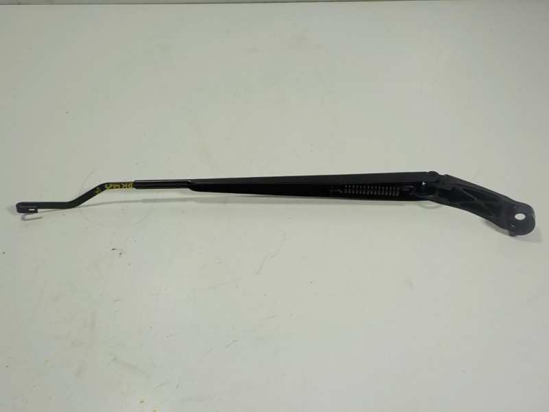 Recambio de brazo limpia delantero izquierdo para toyota yaris 1.5 vvti hev referencia OEM IAM 85221K0020  