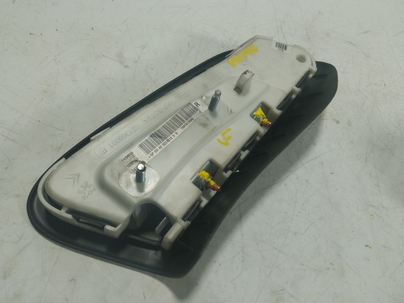 Recambio de airbag lateral delantero derecho para toyota aygo (_b4_) 1.0 (kgb40) referencia OEM IAM 73910YV020B3 74185296 