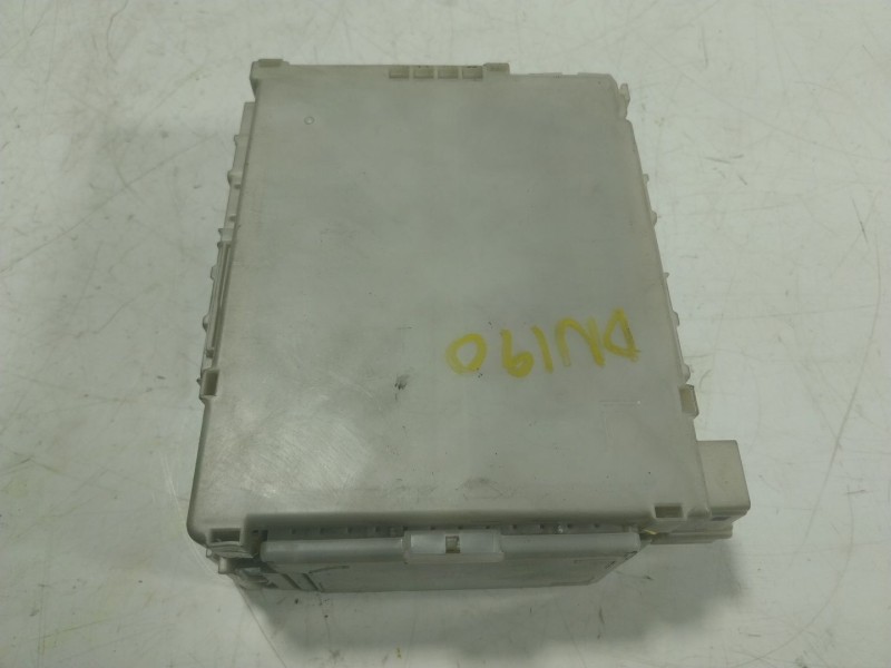 Recambio de caja reles / fusibles para toyota aygo (_b4_) 1.0 (kgb40) referencia OEM IAM 827300H030 827300H030A 