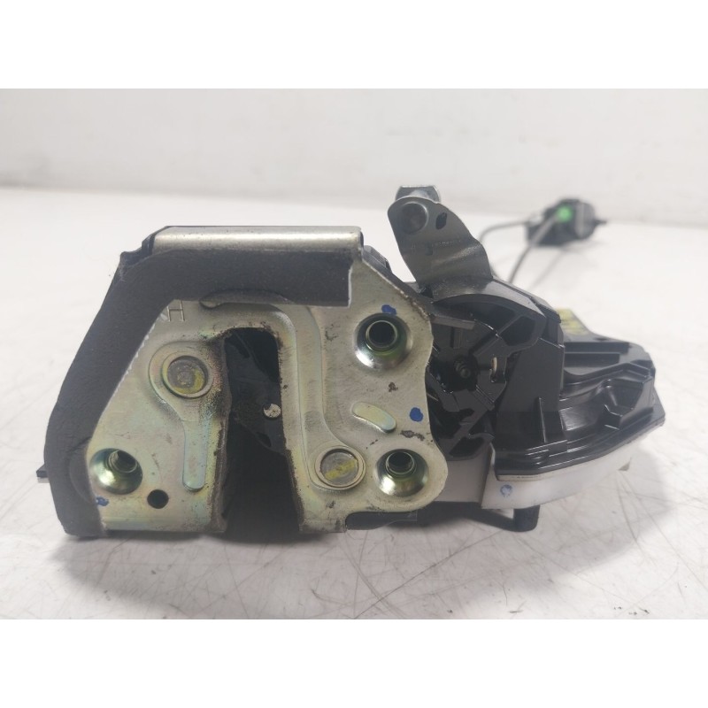 Recambio de cerradura puerta trasera derecha para toyota aygo (_b4_) 1.0 (kgb40) referencia OEM IAM 6905002390  