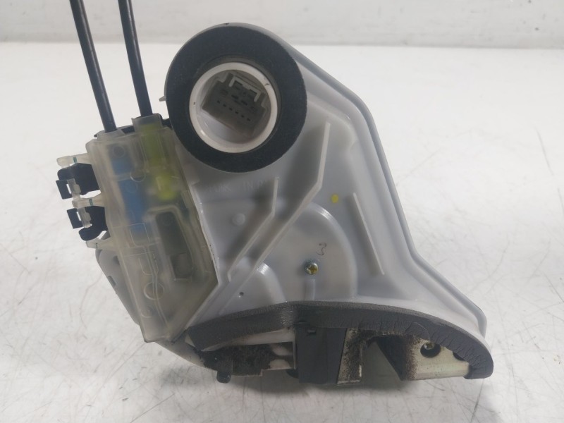 Recambio de cerradura puerta trasera derecha para toyota aygo (_b4_) 1.0 (kgb40) referencia OEM IAM 6905002390  