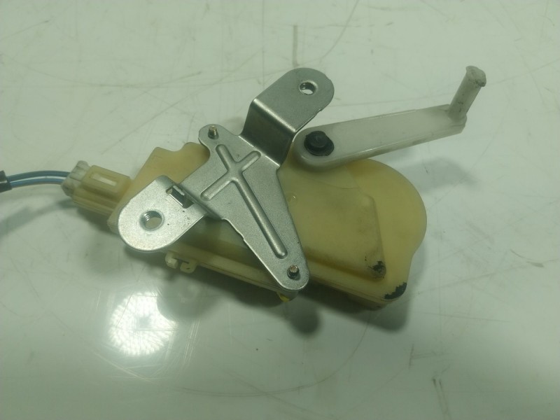 Recambio de motor c/c porton para toyota yaris (_p1_) 1.0 (scp10_) referencia OEM IAM   