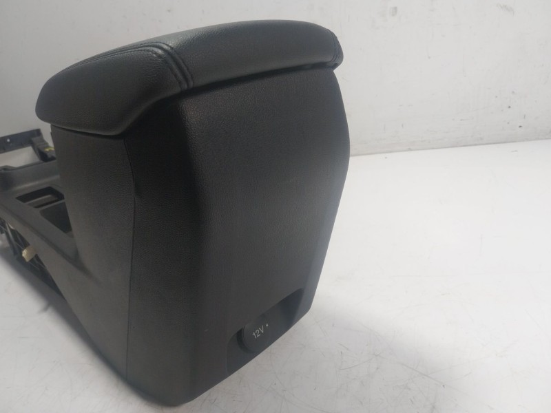 Recambio de apoyabrazos central para ford focus iv (hn) 1.0 ecoboost referencia OEM IAM 2515470 A045A06A 