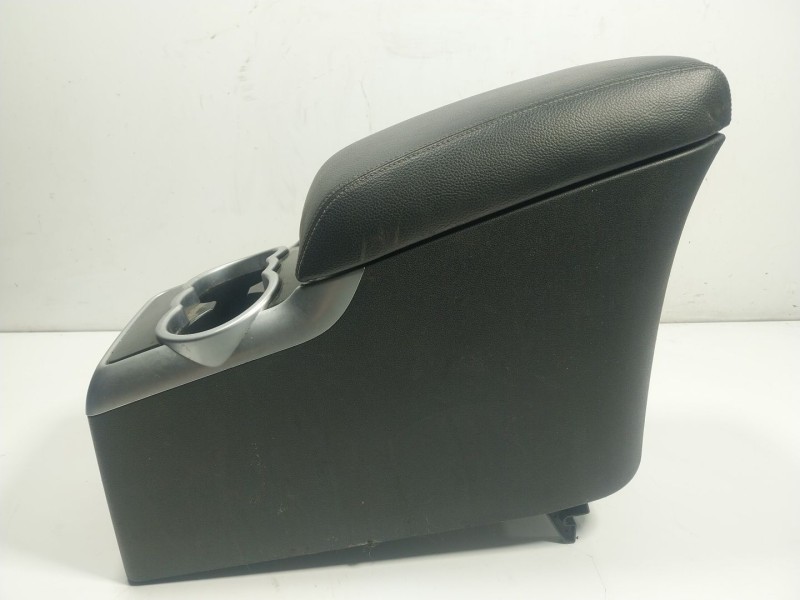 Recambio de apoyabrazos central para mercedes-benz clase r (w251) 3.0 cdi cat referencia OEM IAM A25168017399D88  A2516801739