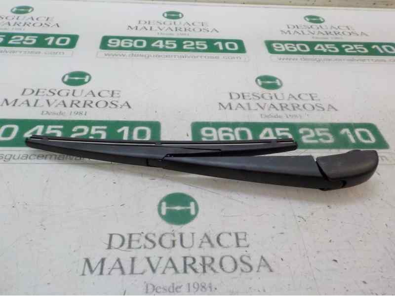 Recambio de brazo limpia trasero para toyota aygo 1.0 vvti referencia OEM IAM 852410H030  