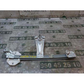 ELEVALUNAS TRASERO DERECHO 827202131R 