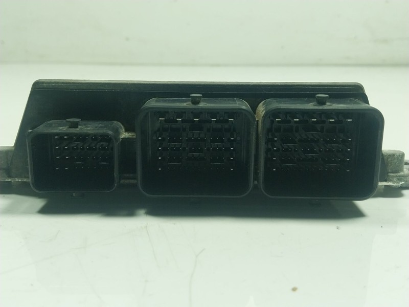 Recambio de centralita motor uce para citroën c4 cactus 1.2 vti 82 referencia OEM IAM  9811545280 