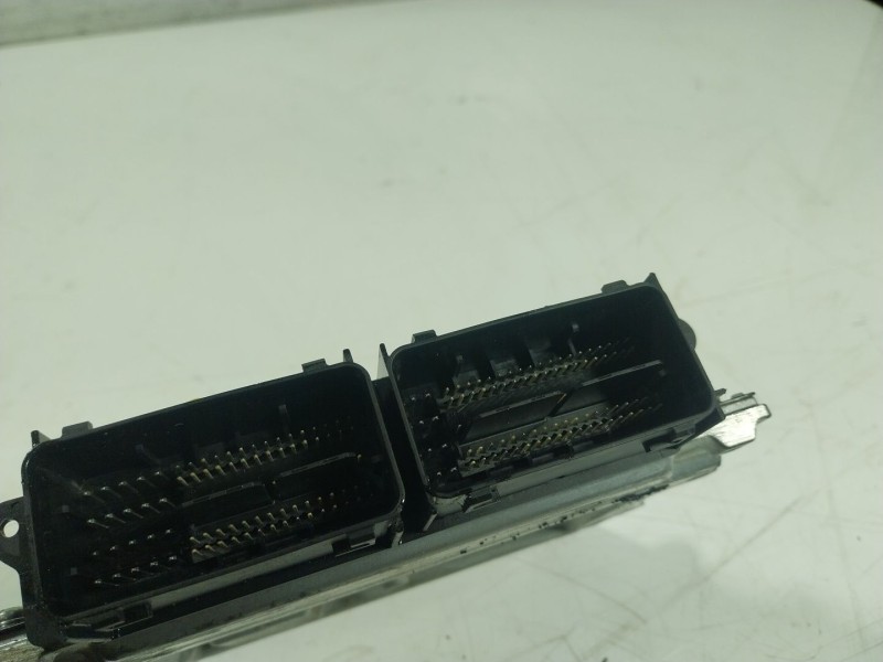 Recambio de centralita motor uce para volvo v60 i (155) d3 referencia OEM IAM  31452623 