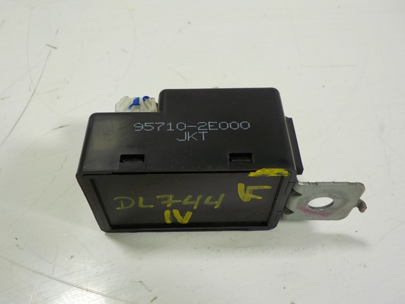 Recambio de modulo electronico para kia carens ( ) 1.7 crdi cat referencia OEM IAM 957102E000 957102E000 