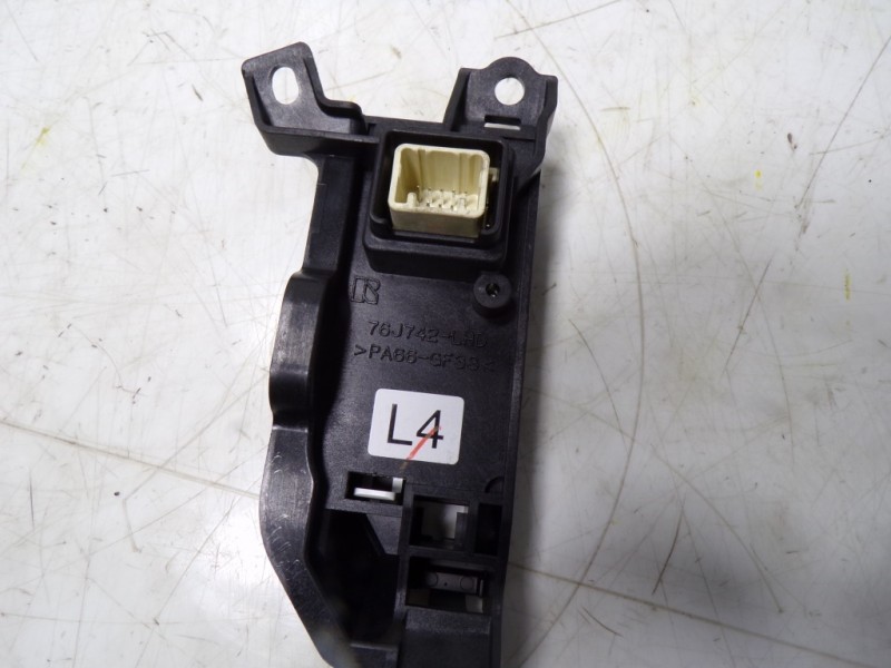 Recambio de modulo electronico para lexus nx 300h 2wd referencia OEM IAM 3597878040 76J742LHD 