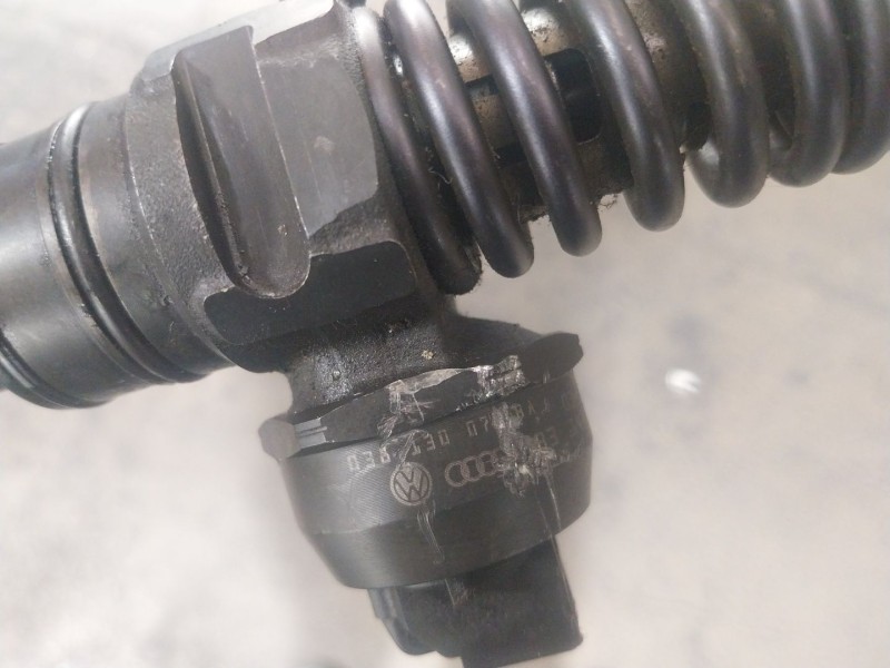 Recambio de inyector para audi a4 avant (8e) 1.9 tdi referencia OEM IAM  038130074BA 