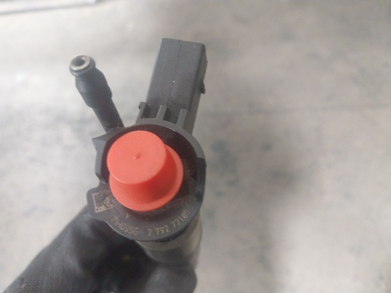 Recambio de inyector para bmw serie 7 (e65/e66) 730ld referencia OEM IAM  779272105 