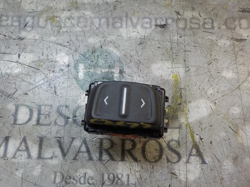 Recambio de mando elevalunas delantero derecho para dacia sandero 1.5 dci diesel fap cat referencia OEM IAM 254214937R  