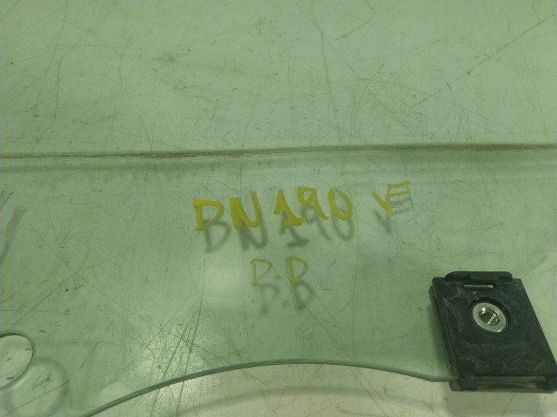 Recambio de cristal puerta delantero derecho para toyota aygo (_b4_) 1.0 (kgb40) referencia OEM IAM 681110H030  