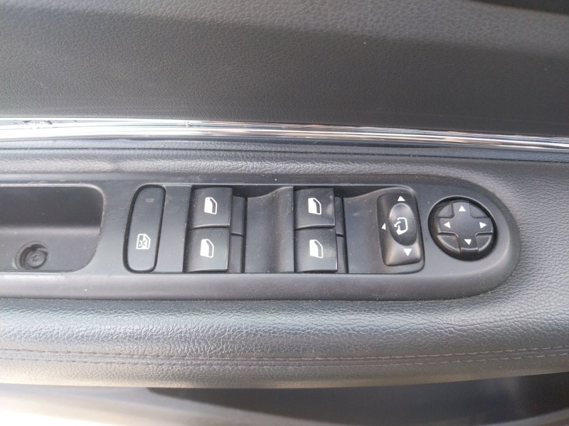 peugeot 3008 monospace (0u_) del año 2015