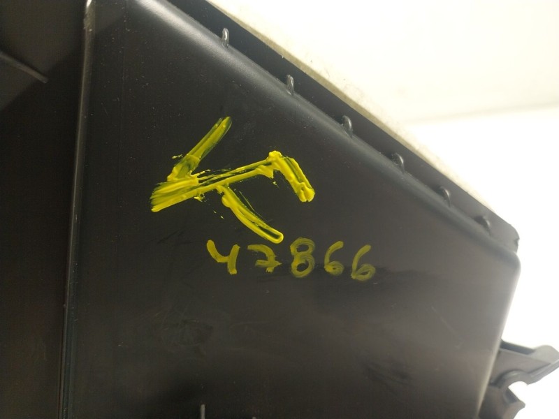 Recambio de guantera para toyota prius (_w3_) 1.8 hybrid (zvw3_) referencia OEM IAM   