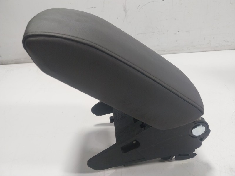 Recambio de apoyabrazos central para volkswagen t-cross (c11, d31) 1.0 tsi referencia OEM IAM  2GM864207A 