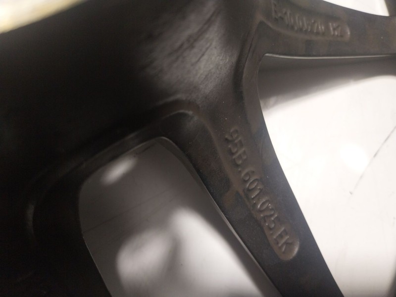 Recambio de llanta para porsche macan (95b) 2.0 (95bau1) referencia OEM IAM  95B601025EK 